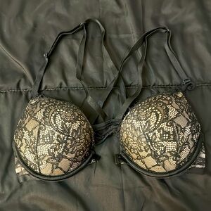 Victoria’s Secret 32A Adds 2 Cups Push-Up Bra!